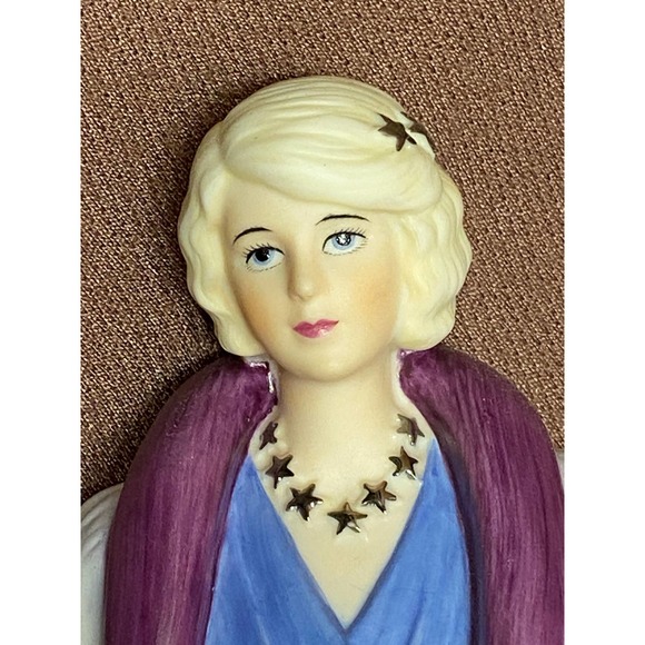 Lenox “Stardust” Figurine, American Songbook Collection, Porcelain. 8¾ in. tall. - Picture 13 of 16